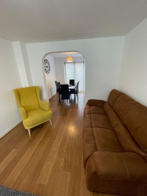 5 Holborn Spacious Home Redhill  Luaran gambar