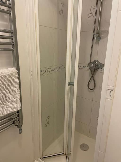 5 Holborn Spacious Home Redhill  Luaran gambar